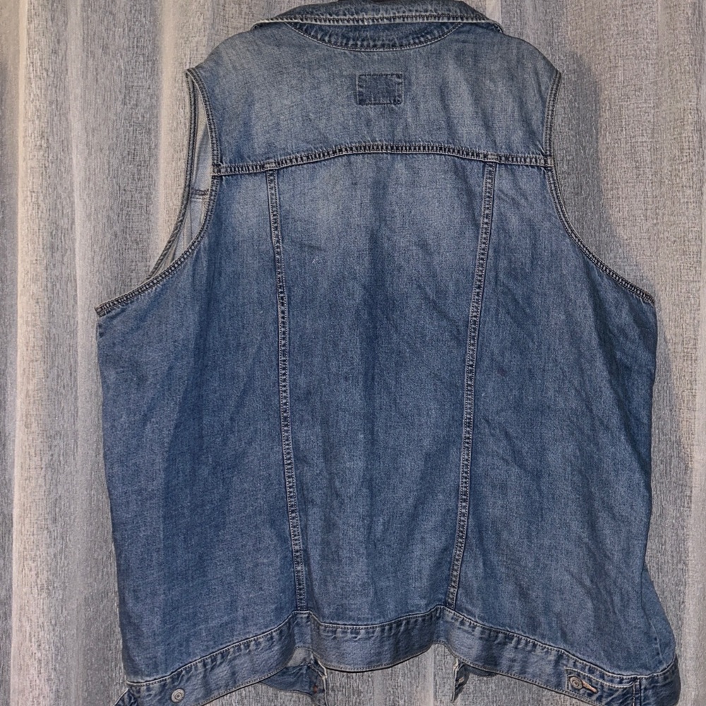 Old Navy Medium Wash Blue Denim Vest sz 4x - Picture 12 of 16